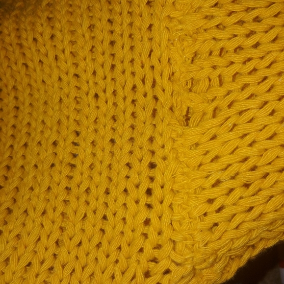 New woven heart mustard yellow chunky sweater Xs - Picture 5 of 5
